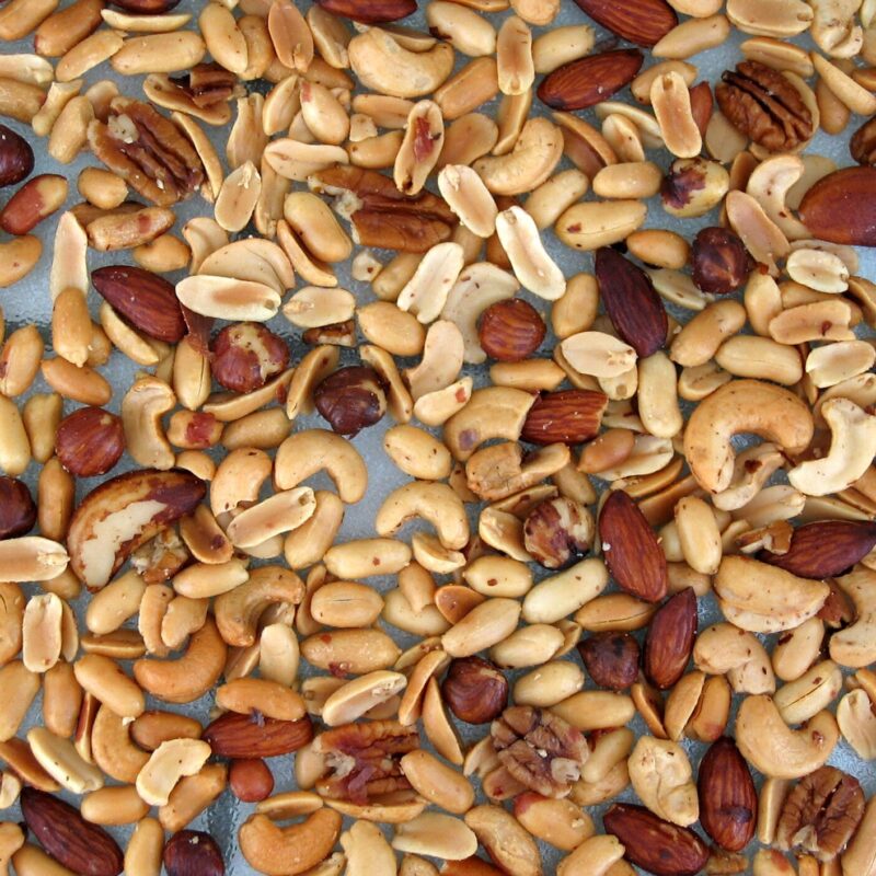 Frutta secca e alimenti fonte di biotina