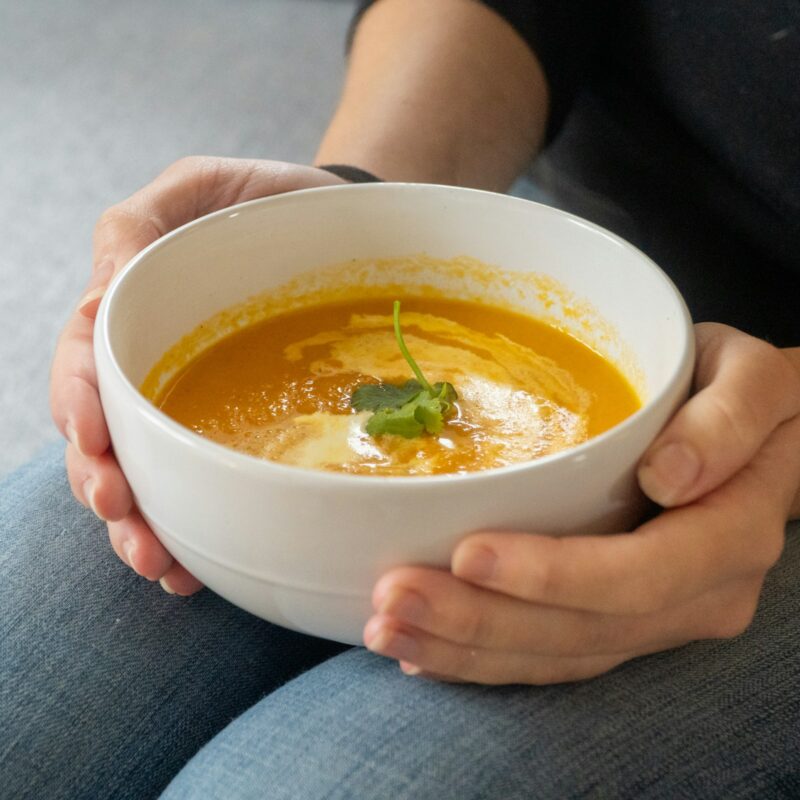 Zuppa calda di zucca, comfort food invernale