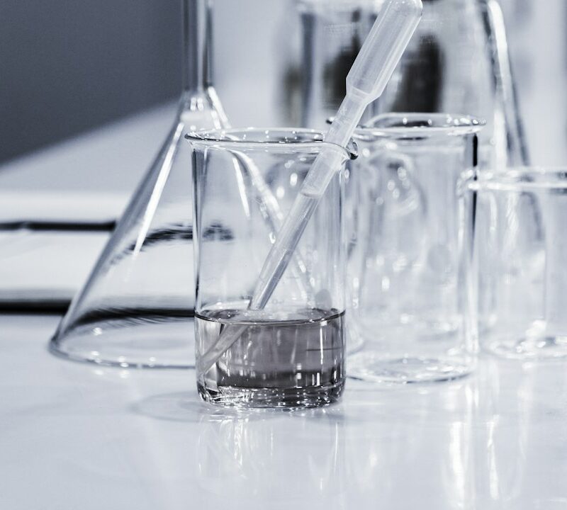 Vetreria da laboratorio utilizzata per analisi e controllo delle materie prime