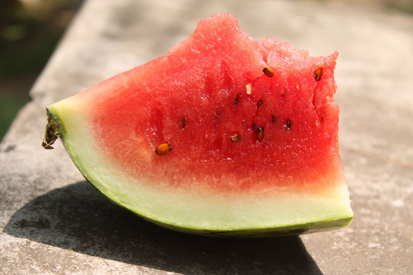 Fetta di anguria fresca, fonte alimentare naturale di citrullina