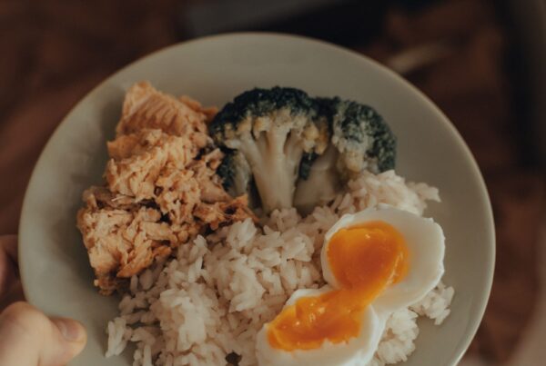 Alimenti proteici naturali, fonte di glutammina - carne, uova, legumi