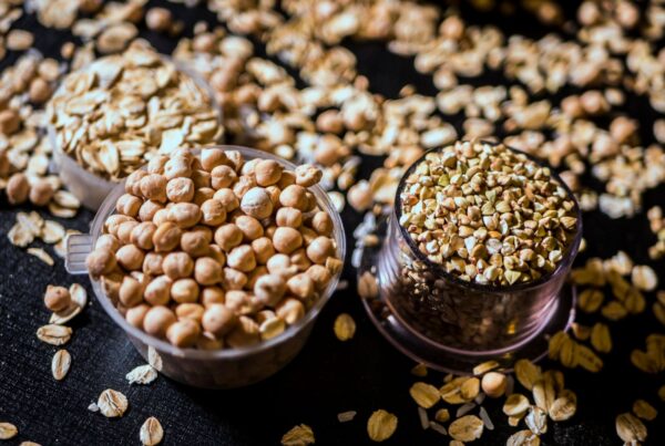 Frutta secca, semi e cereali integrali, fonti alimentari di manganese