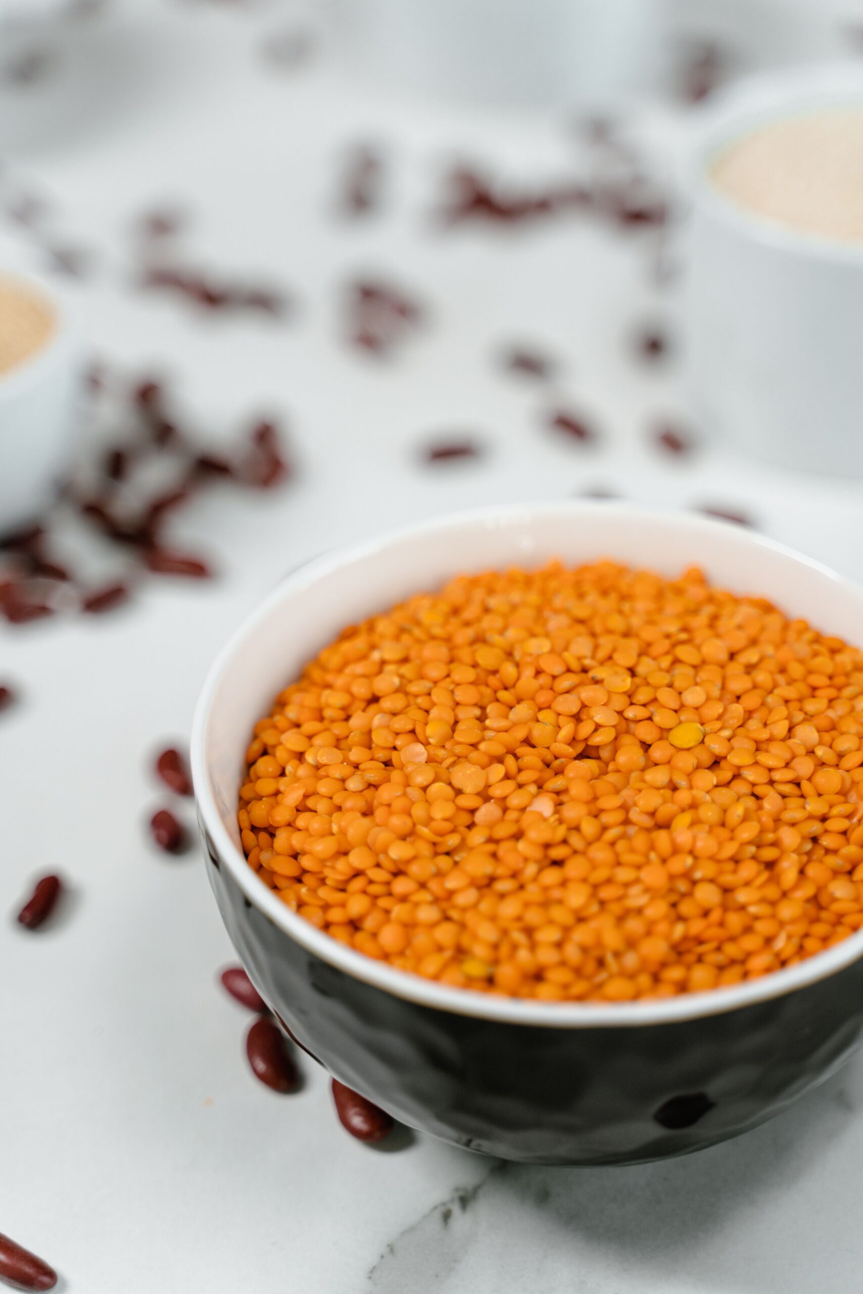 Lenticchie in ciotola, alimento fonte naturale di molibdeno