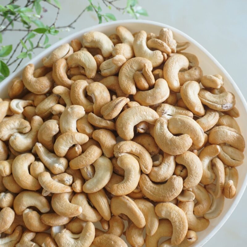 Ciotola di anacardi, alimento fonte naturale di rame