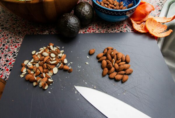 Mandorle, avocado e agrumi, alimenti tra le fonti naturali di Coenzima Q10