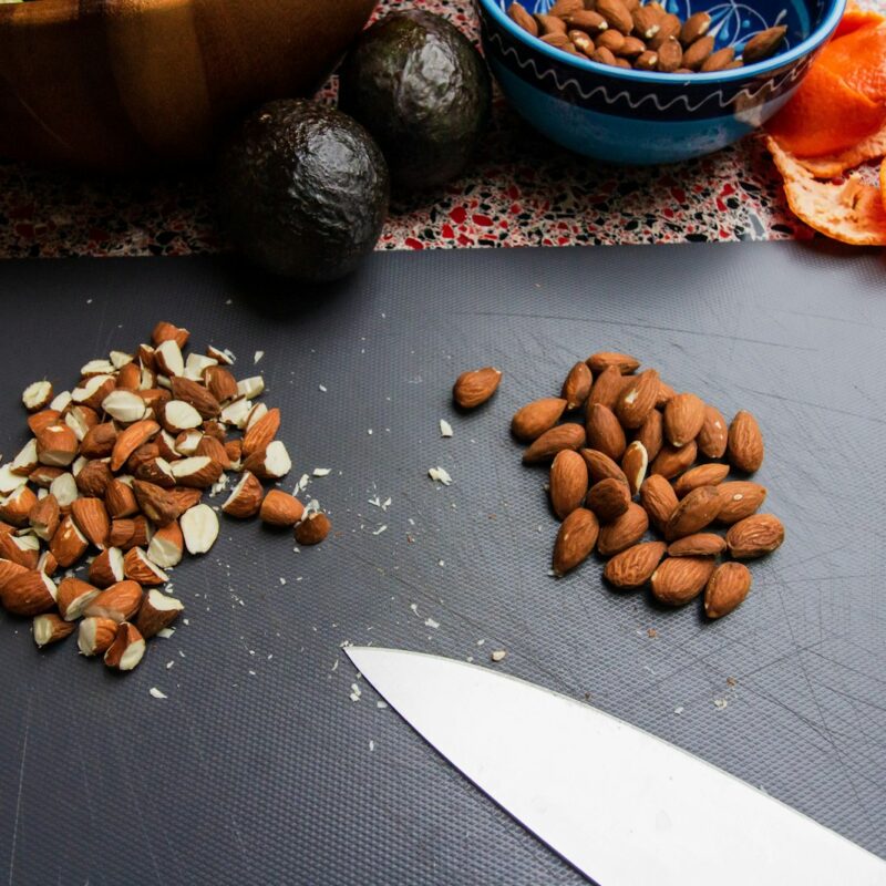 Mandorle, avocado e agrumi, alimenti tra le fonti naturali di Coenzima Q10
