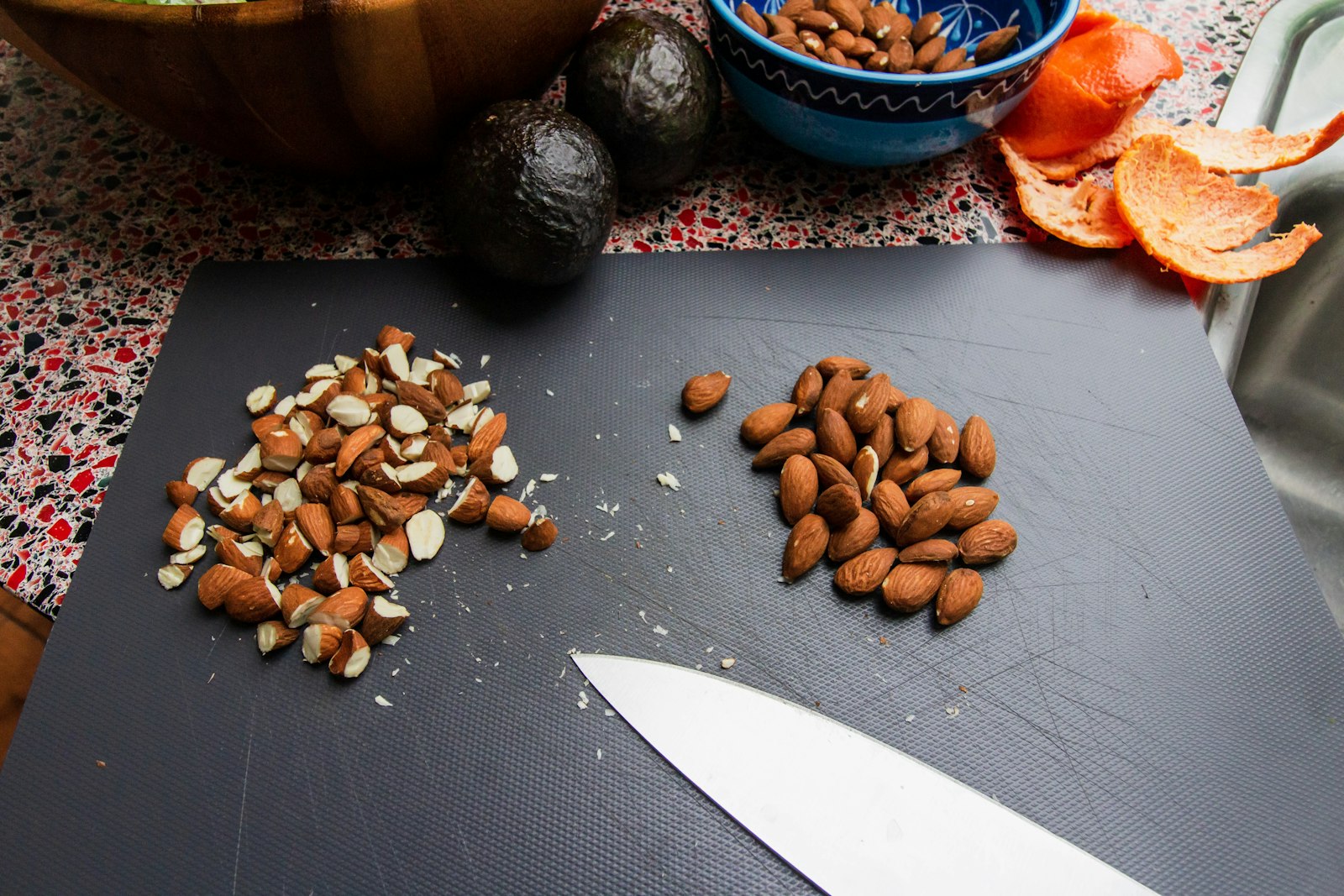 Mandorle, avocado e agrumi, alimenti tra le fonti naturali di Coenzima Q10