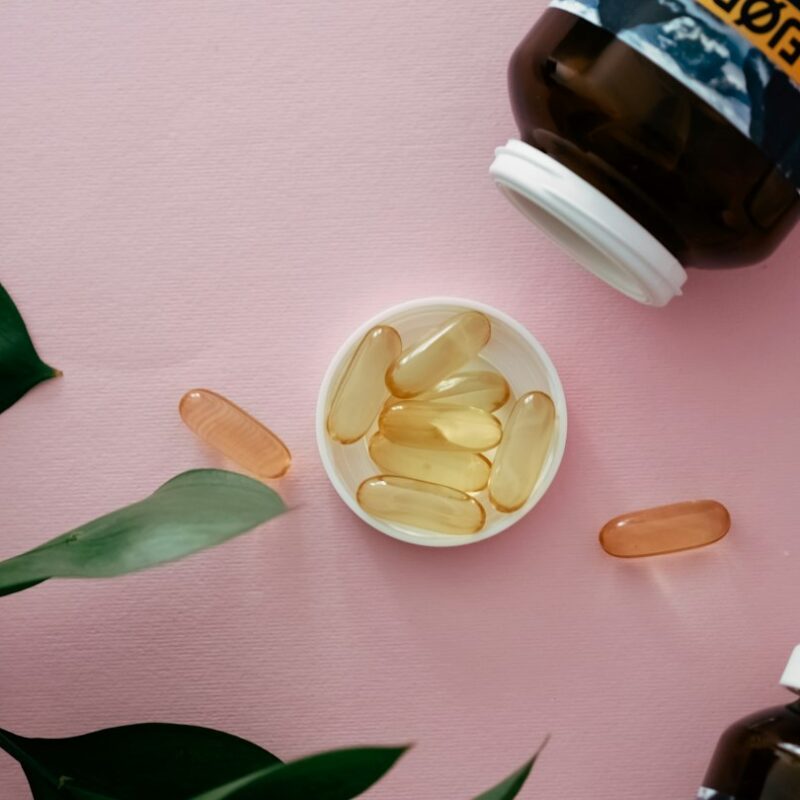 Confezione di integratore omega 3 in una fotografia illustrativa